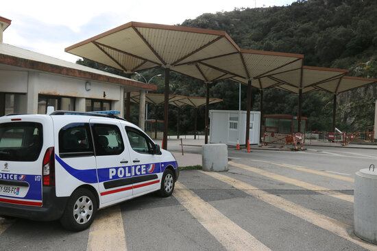 A French police car at the Jonquera border on January 31, 2021 (by Gerard Vilà)